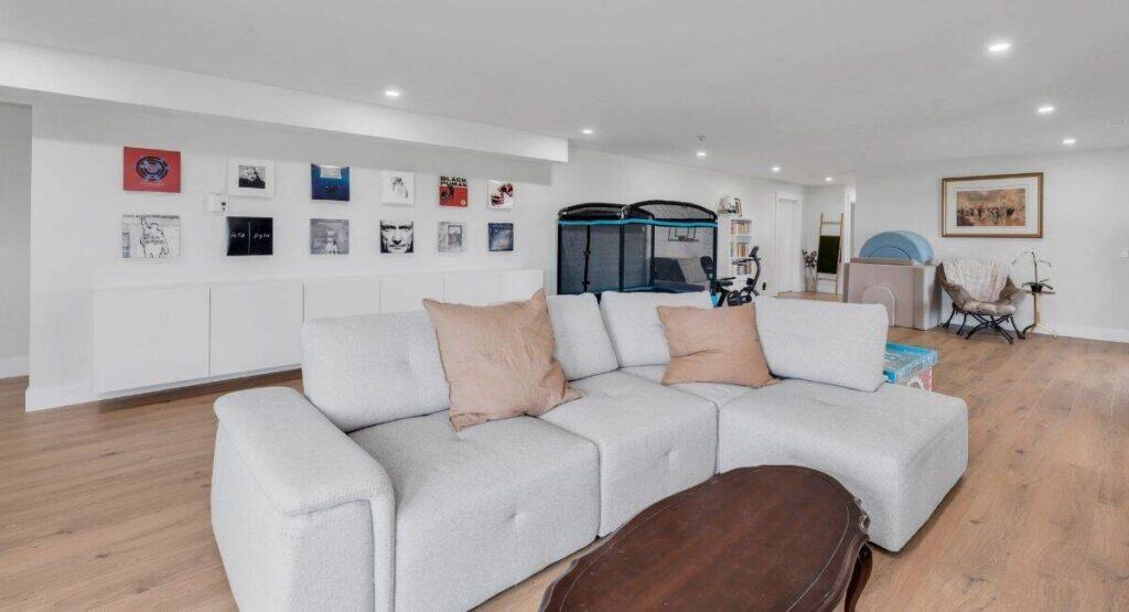 home for sale at 35 roy scenic